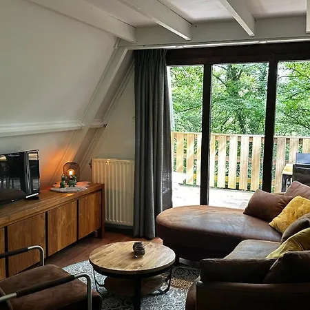 Madam Padam In 木屋 杜柏