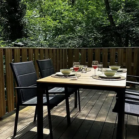 Madam Padam In دربي