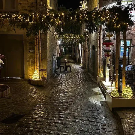 شاليه Madam Padam In دربي