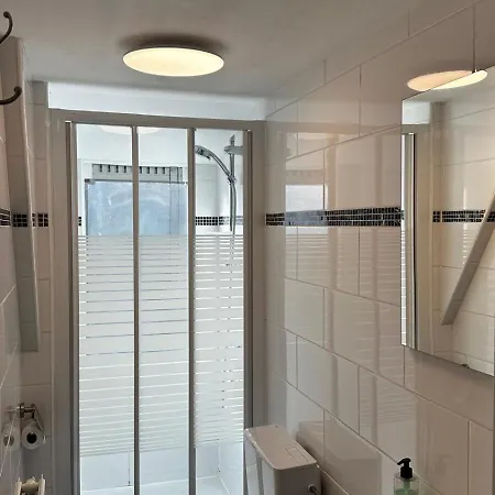 Madam Padam In شاليه دربي