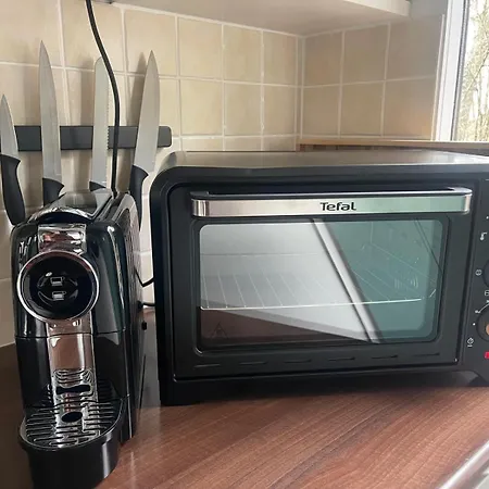 Madam Padam In 杜柏