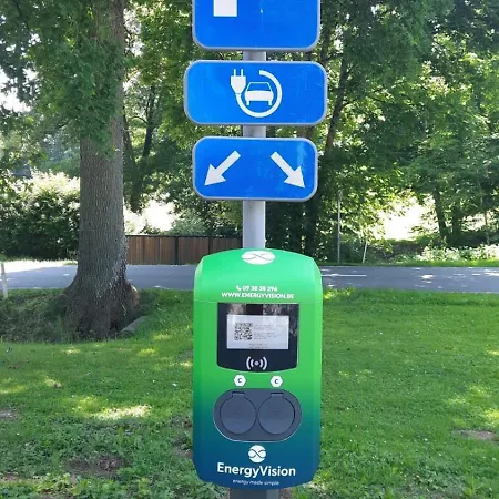 Madam Padam In * دربي